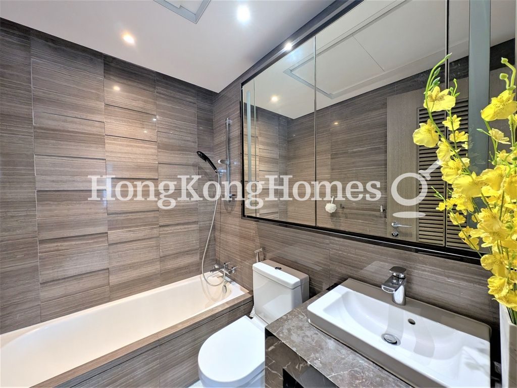 Guest Bathroom — The Austin - Phase 1 - Tower 5A, Tsim Sha Tsui