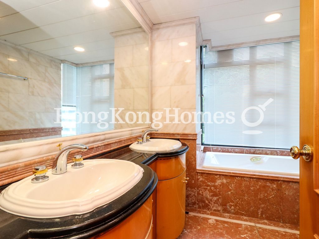 Master Bathroom — 寶雲山莊，中半山