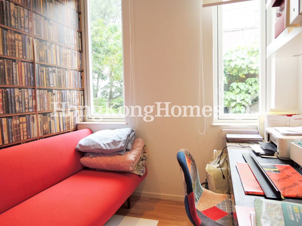 photo 10 — Gordon Terrace, Stanley