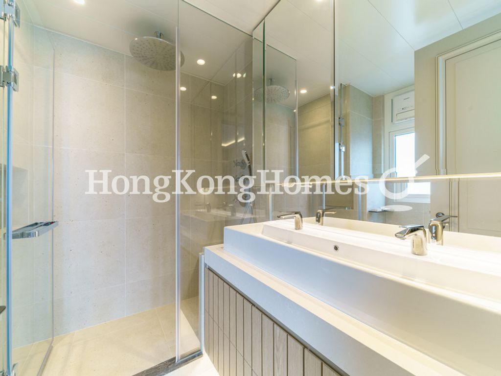 Master Bathroom — Hillgrove, Chung Hom Kok