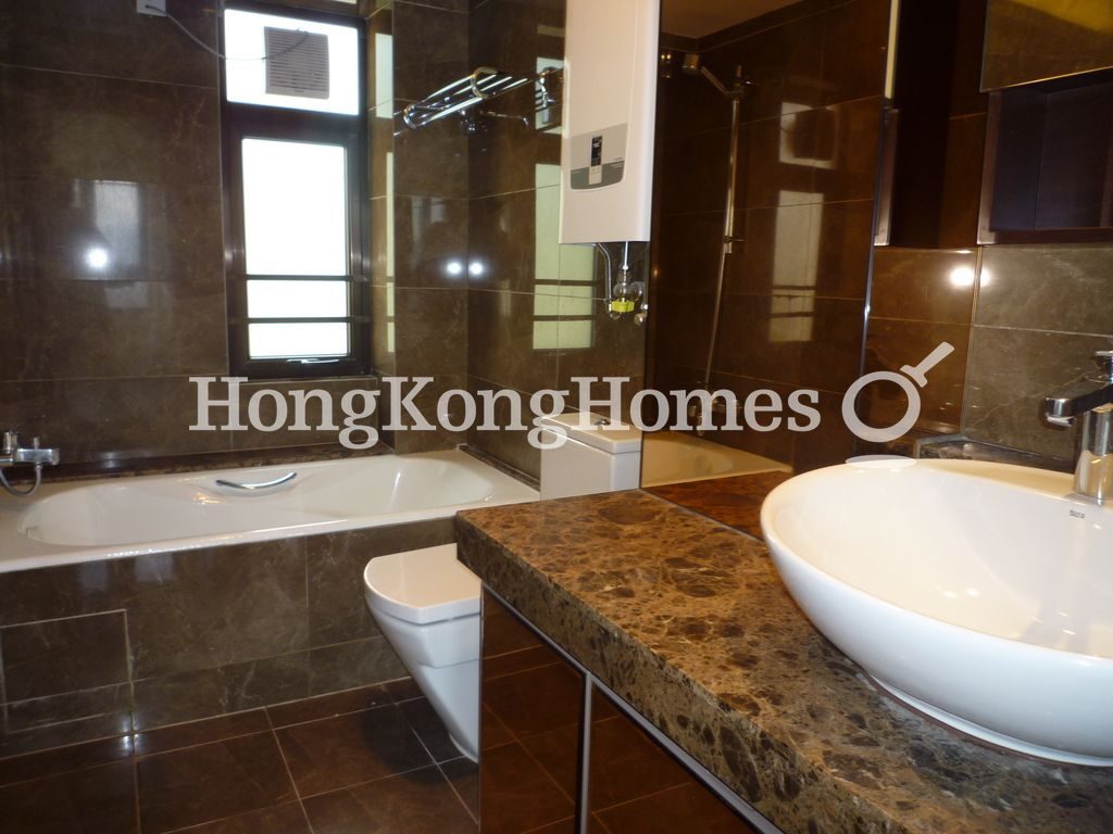 Master Bathroom — 福苑 - 第01座，西半山