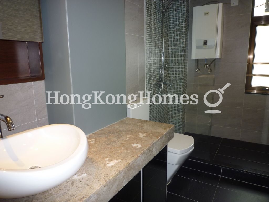 Second Ensuite Bathroom — 福苑 - 第01座，西半山