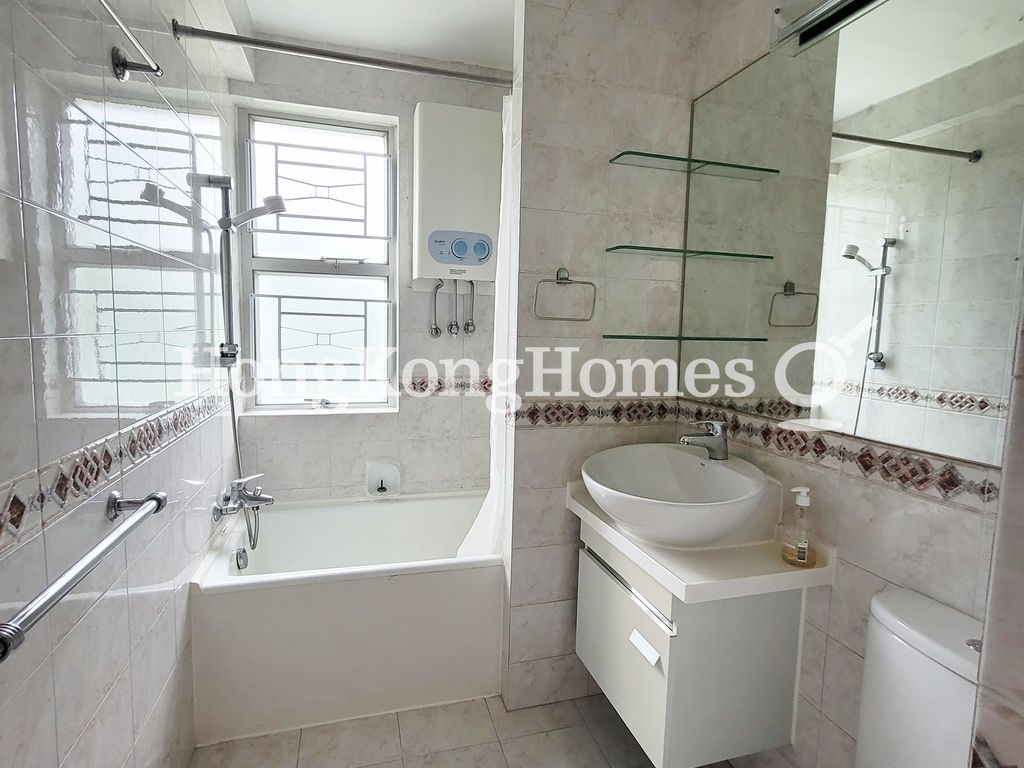 Master Bathroom — 美景臺 B1 座 (A-B)，薄扶林