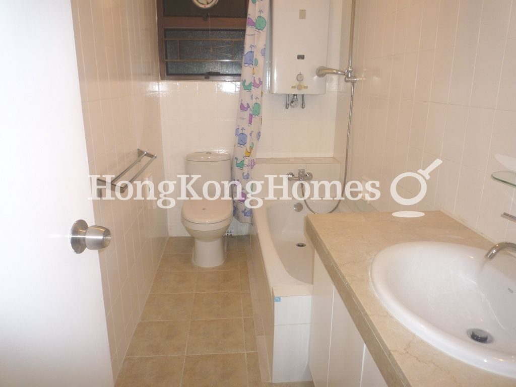 Guest Bathroom — 南灣花園 - B座，淺水灣