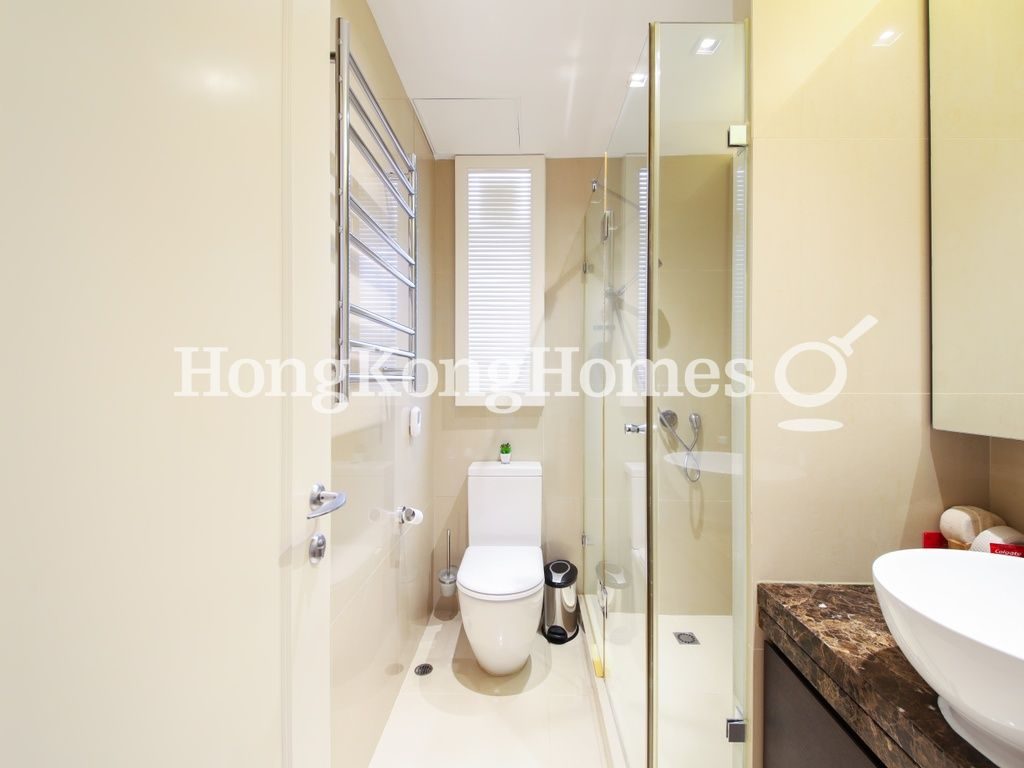 Guest Bathroom — 壁如花園，舂坎角