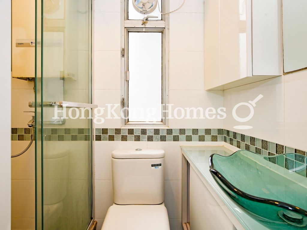 Ensuite Bathroom — 雍翠臺2座，西半山