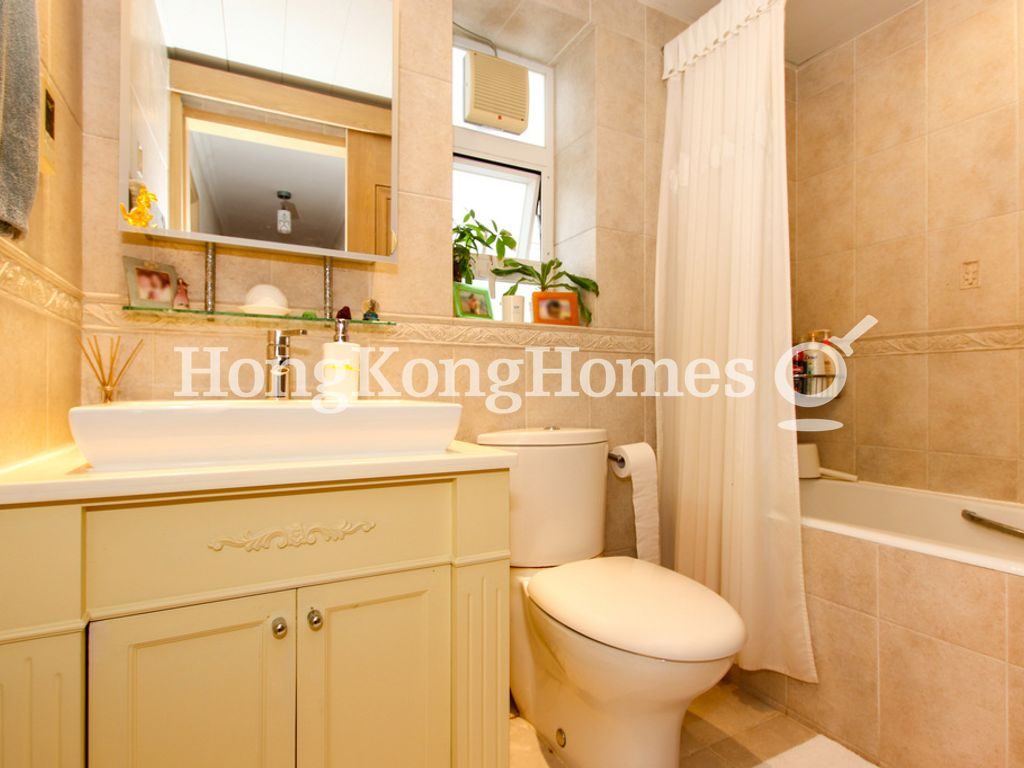 Guest Bathroom — 賽西湖大廈 09座，北角半山