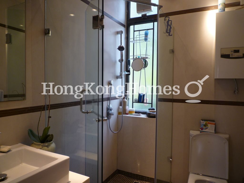 Guest Bathroom — 歌敦臺，赤柱