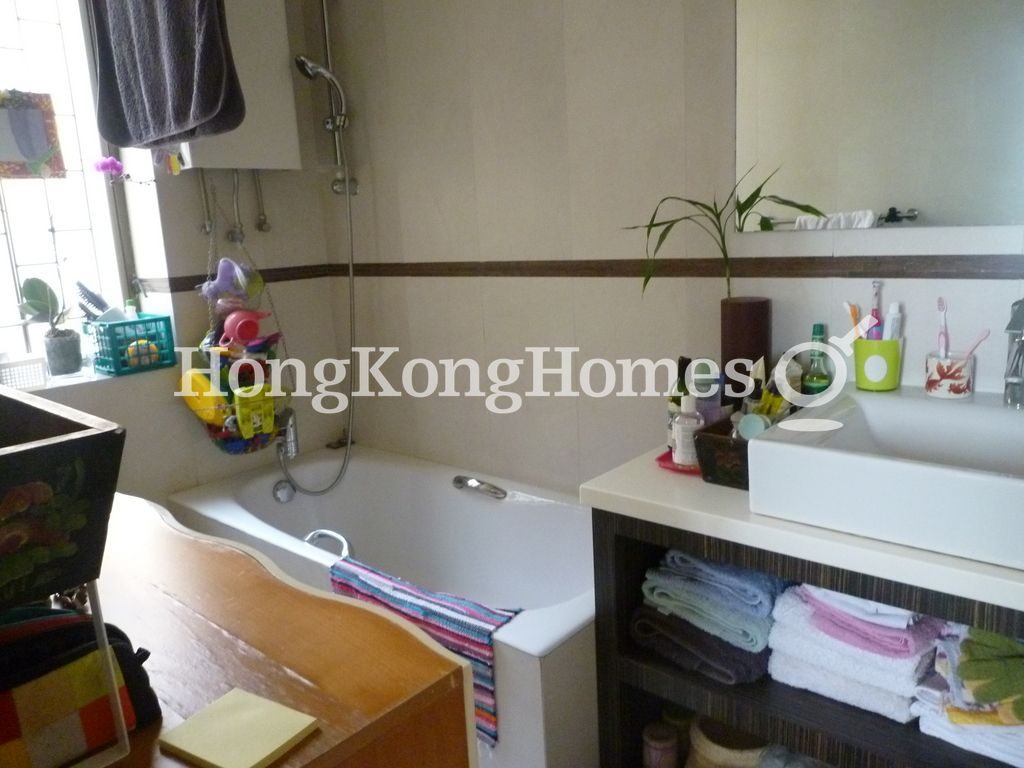 Master Bathroom — 歌敦臺，赤柱