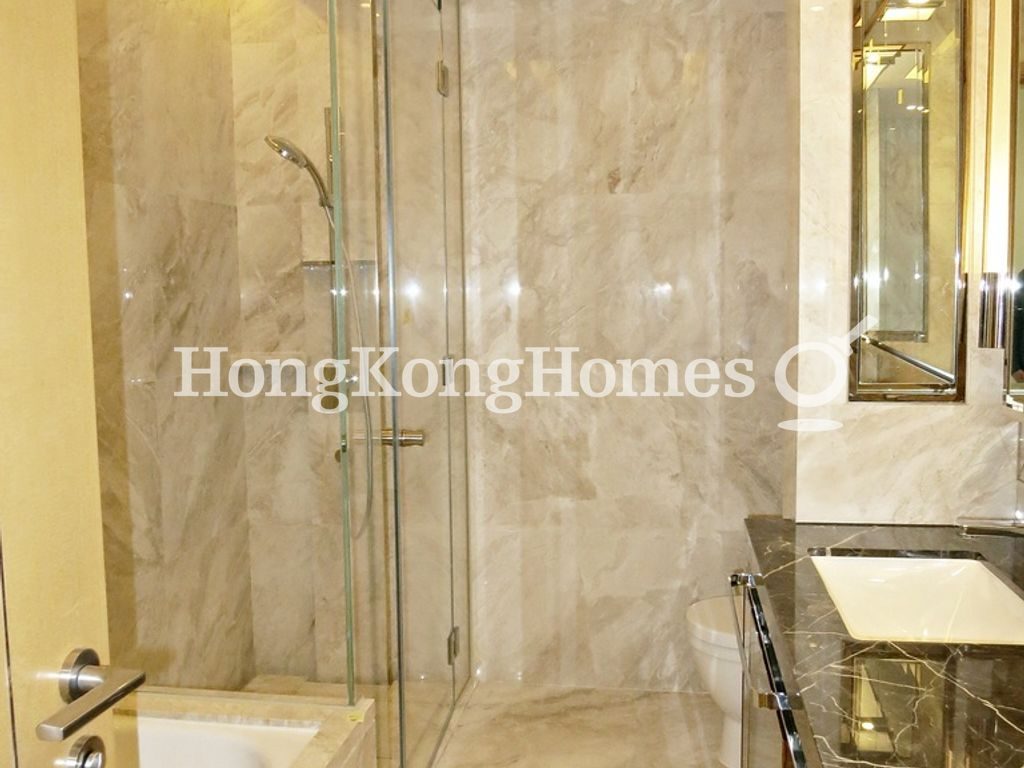Master Bathroom — Grand Austin，尖沙咀