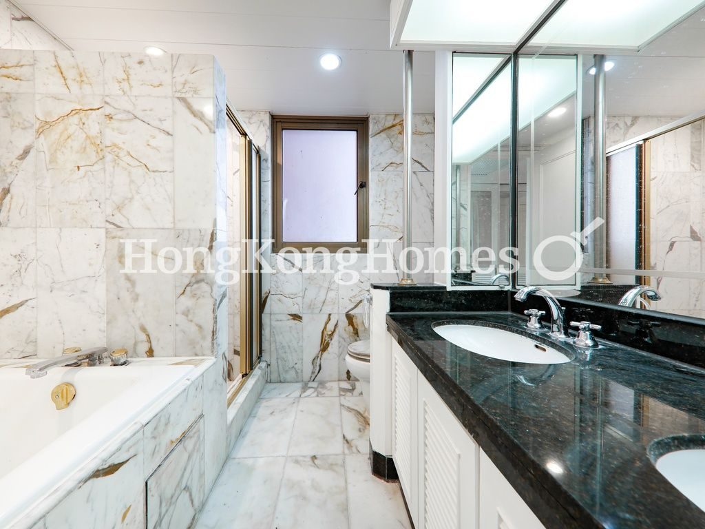 Master Bathroom — 陽明山莊 04 座 山景園，淺水灣