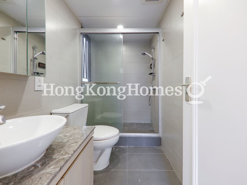 Second Ensuite Bathroom — 陽明山莊 04 座 山景園，淺水灣