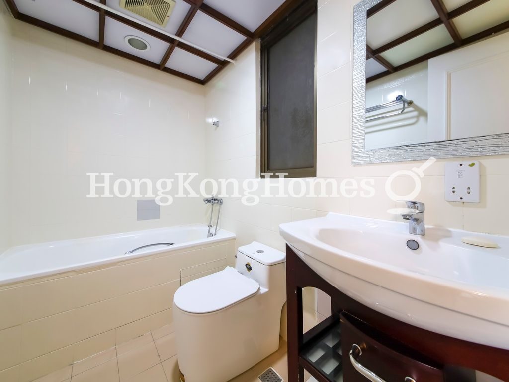 Second Ensuite Bathroom — 陽明山莊 04 座 山景園，淺水灣