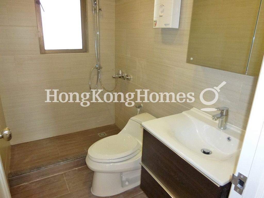 Guest Bathroom — 陽明山莊 04 座 山景園，淺水灣
