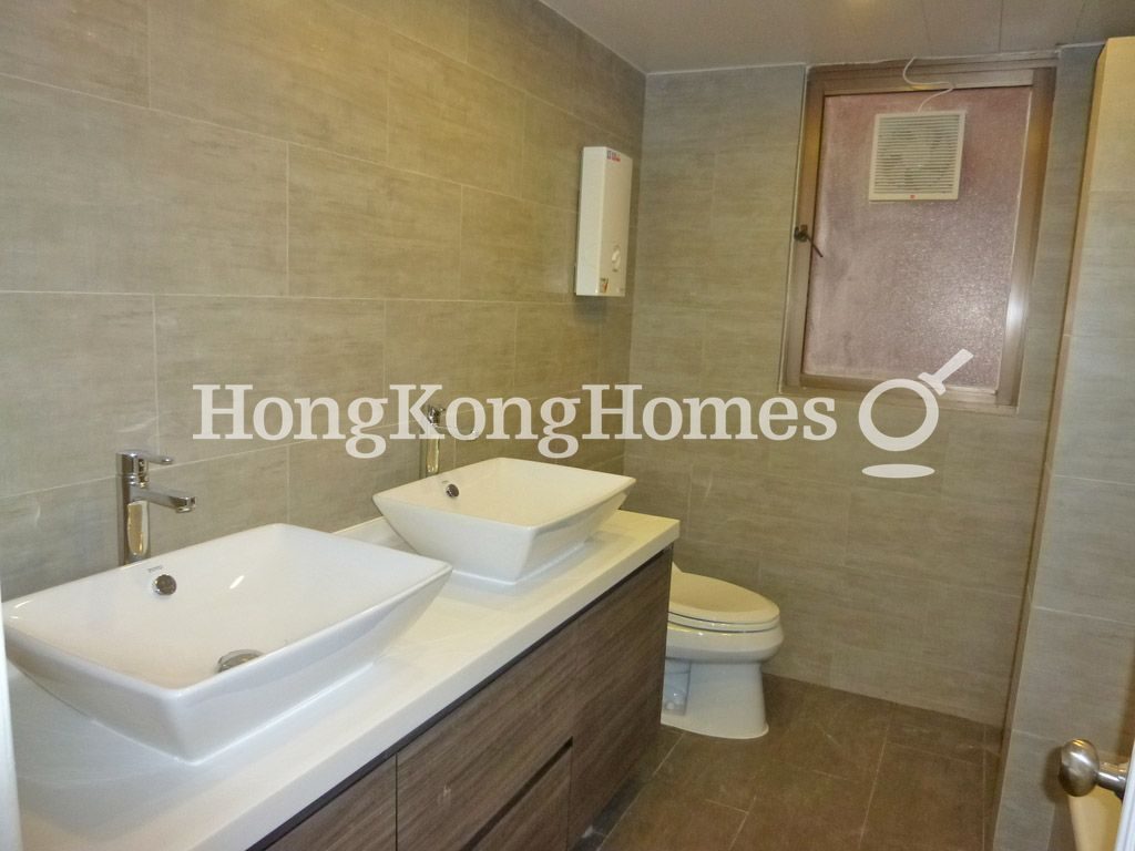Master Bathroom — 陽明山莊 04 座 山景園，淺水灣