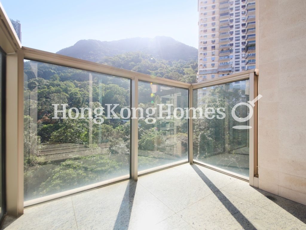 Balcony off Living and Dining Room — Cluny Park，西半山