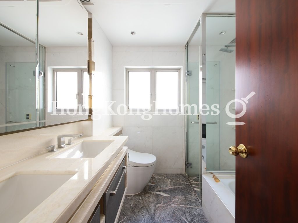 Master Bathroom — Cluny Park，西半山