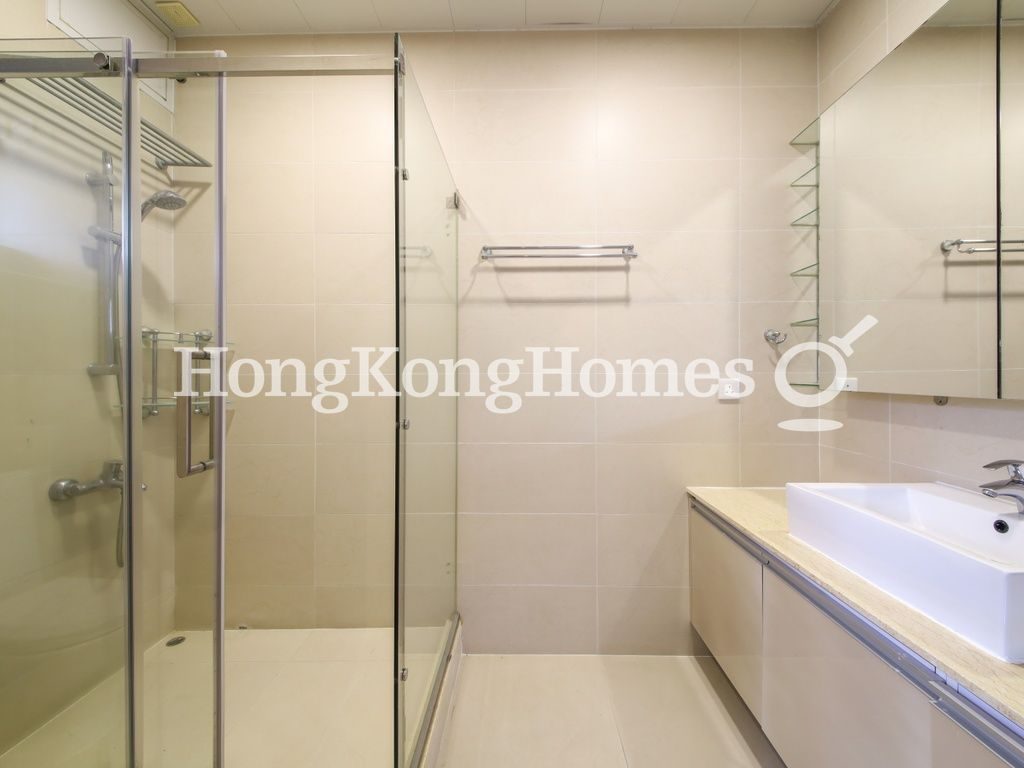 Master Bathroom — Pearl Gardens, Mid-levels West