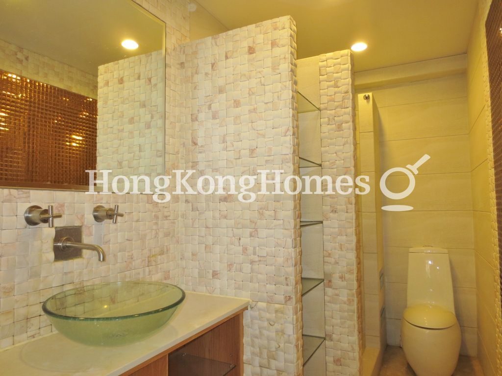 Guest Bathroom — South Bay Gardens - Block B, Repulse Bay