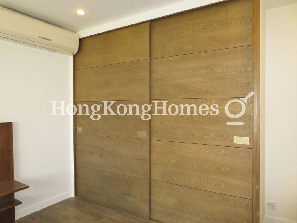 Built-in Wardrobe in Master Bedroom — South Bay Gardens - Block B, Repulse Bay