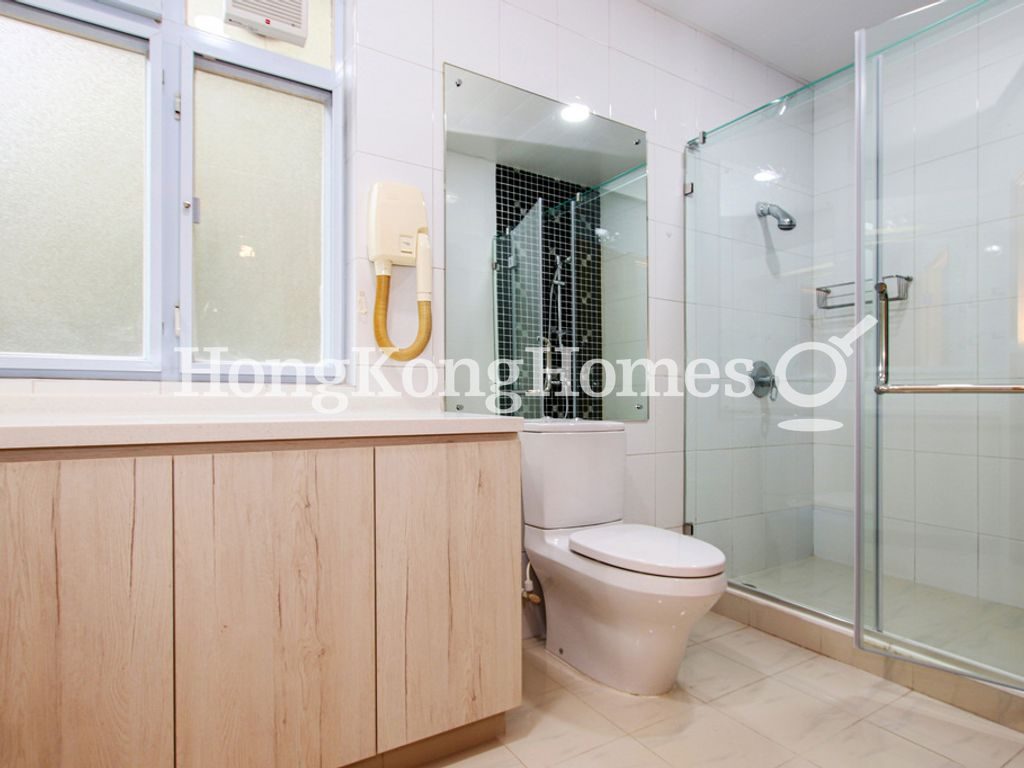 Master Bathroom — Fontana Garden, Tai Hang
