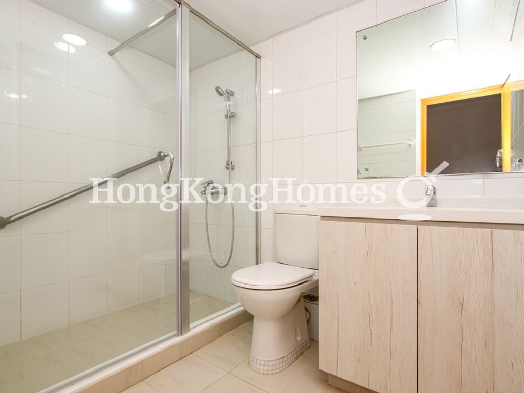 Second Ensuite Bathroom — Fontana Garden, Tai Hang