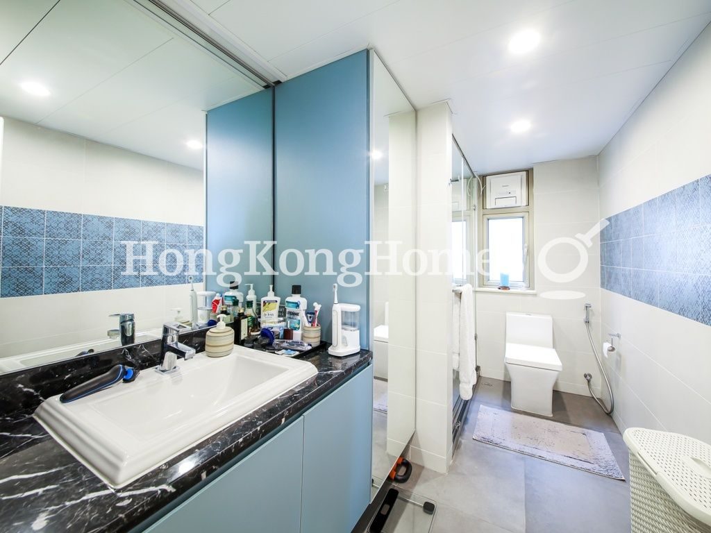 Guest Bathroom — 香港花園，西半山