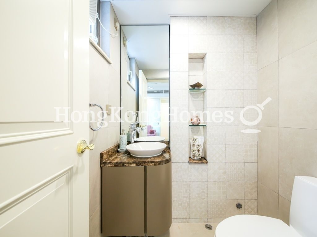 Guest Powder Room — 香港花園，西半山