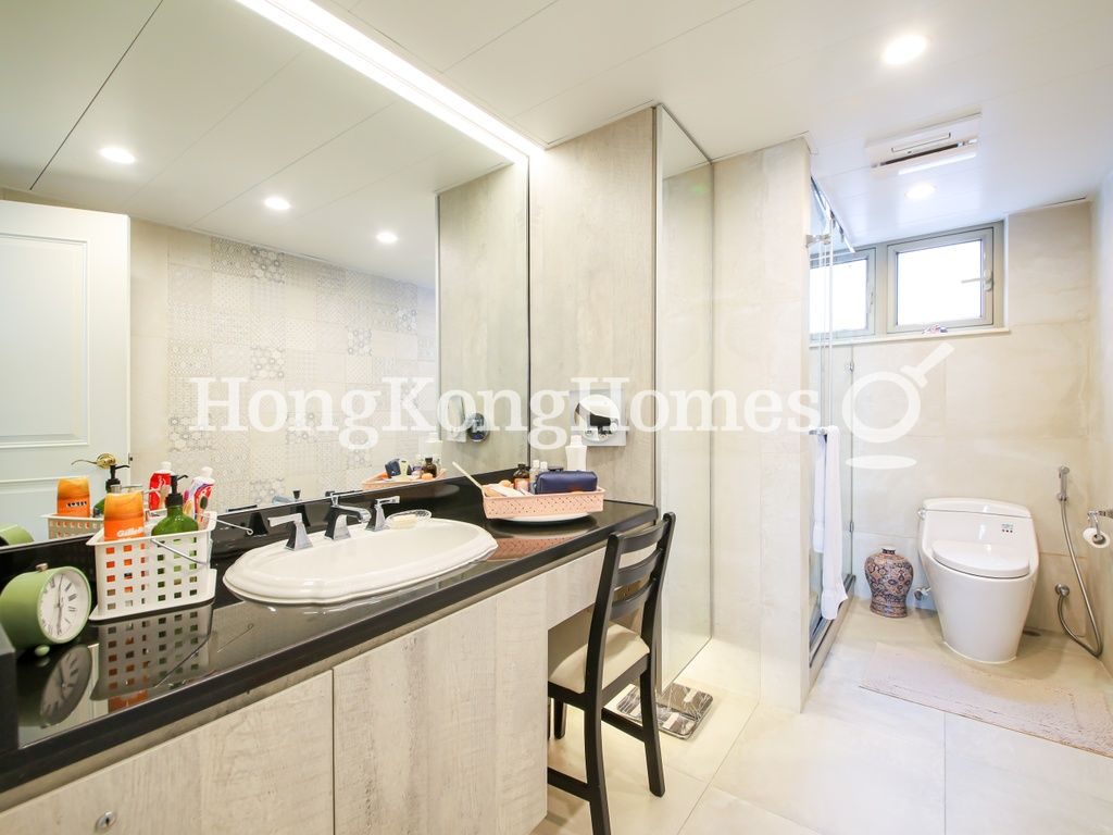 Master Bathroom — 香港花園，西半山