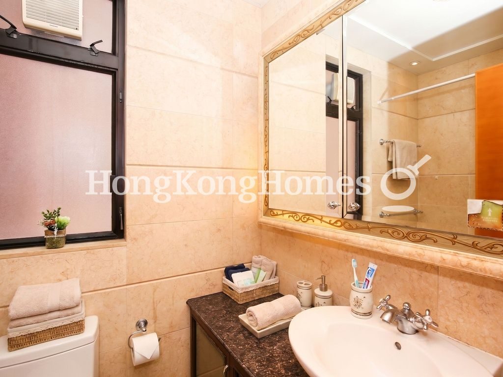 Master Bathroom — 凱旋門 1期 第1座 (摩天閣)，尖沙咀