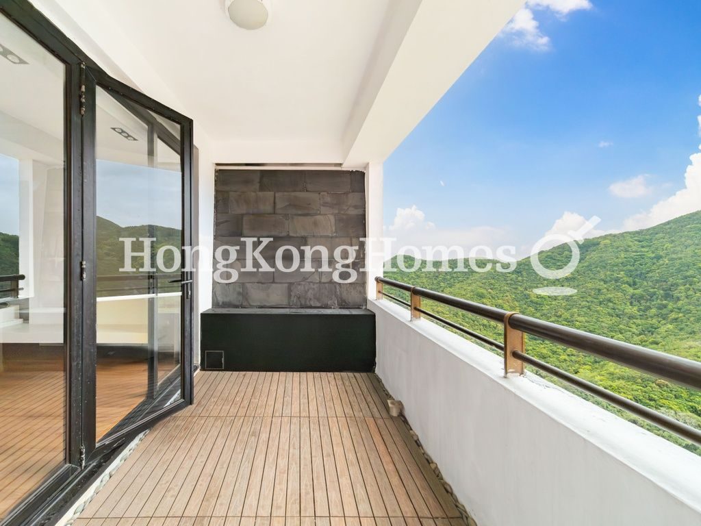 Balcony off Living and Dining Room — 陽明山莊 08座 凌雲閣，淺水灣