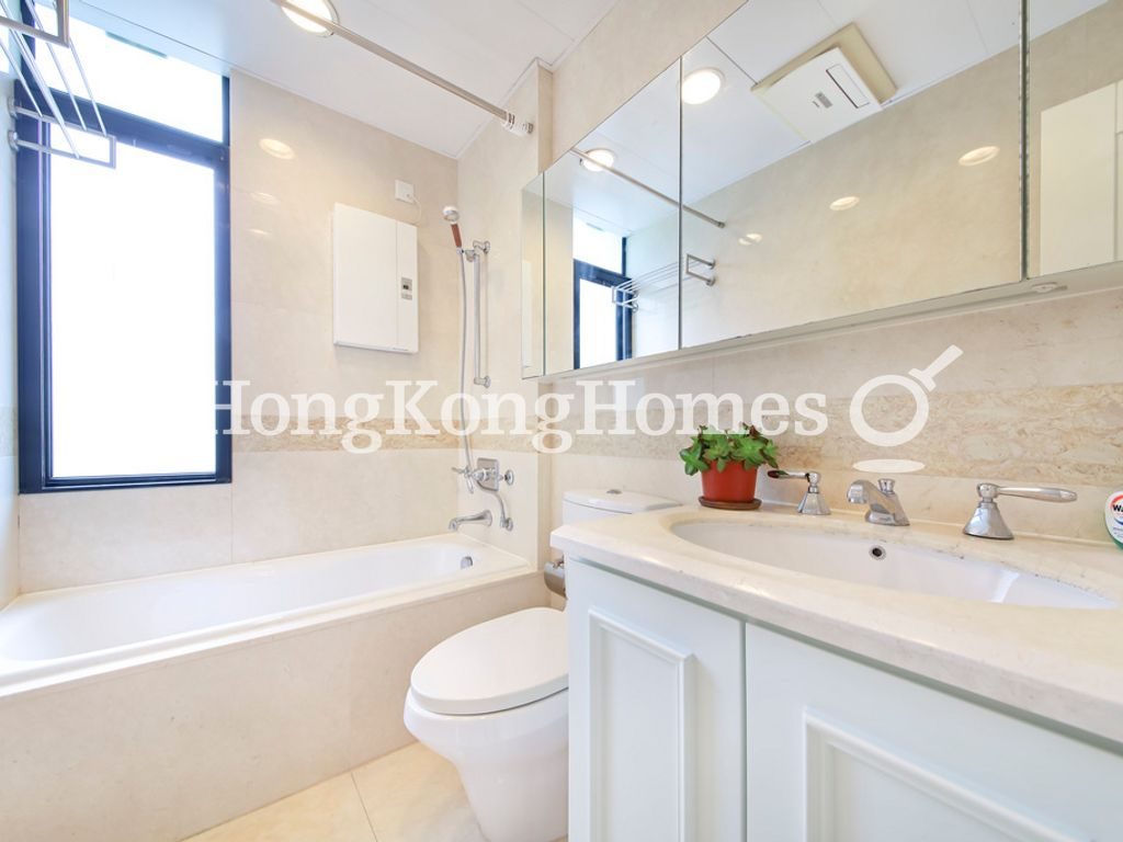 Guest Bathroom — 淺水灣道 37號 - 第01座，淺水灣