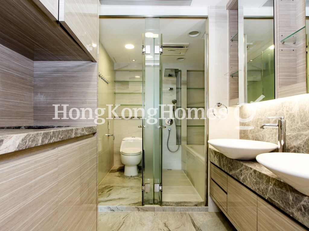 Master Bathroom — 君臨天下 2座，尖沙咀