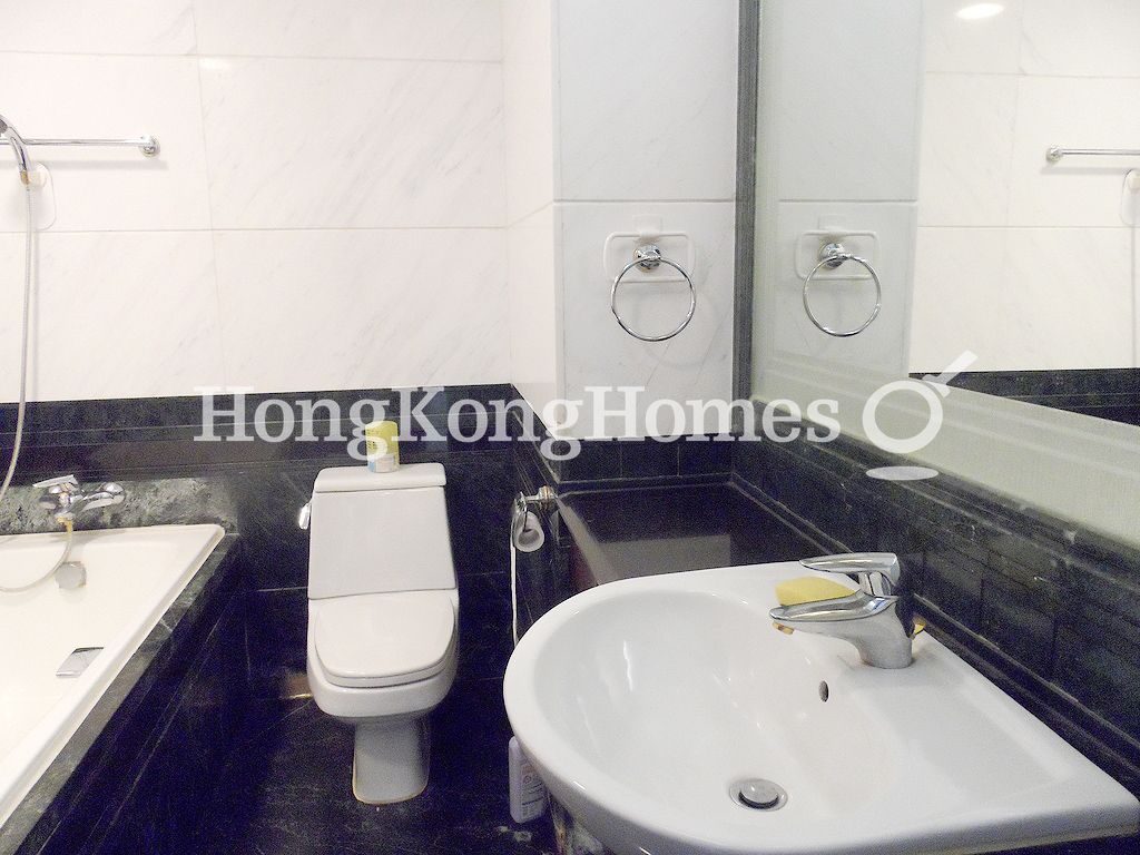 Master Bathroom — 畢架山道 01號 - 16座，九龍塘