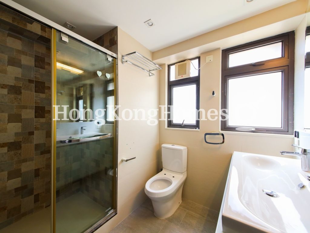 Guest Bathroom — 碧瑤灣 - 第21座，薄扶林