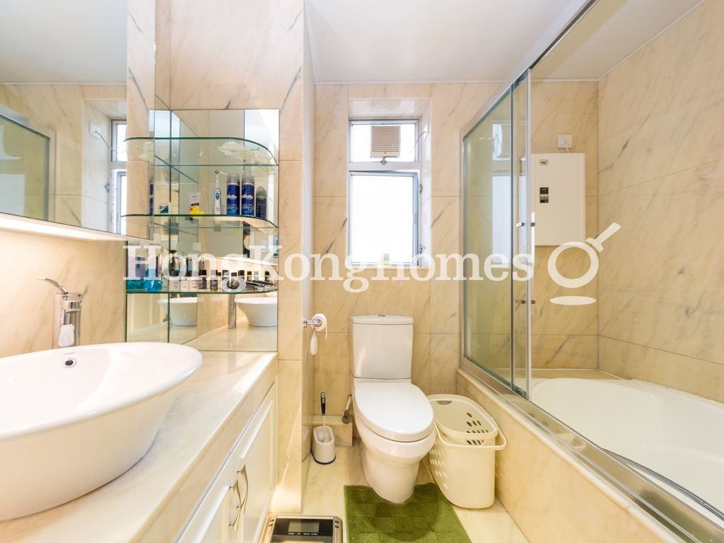 Master Bathroom — Serene Court, Mid-levels West