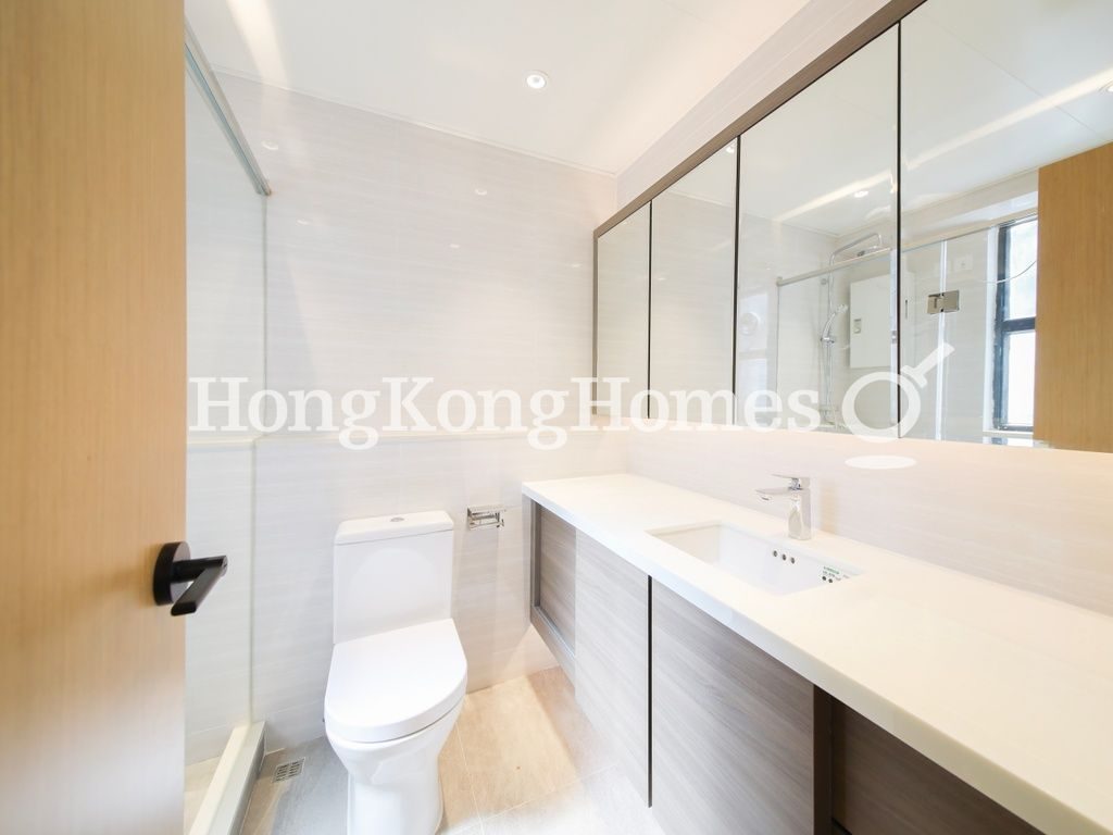 Master Bathroom — 壽山花園，壽臣山