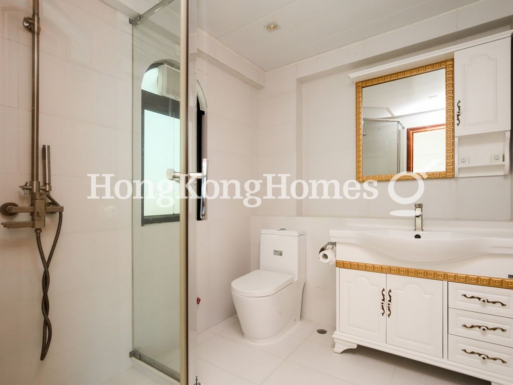 Master Bathroom — Solemar Villas, Clear Water Bay