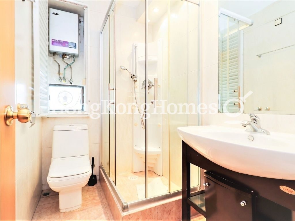 Guest Bathroom — 玫瑰新村 - D座，東半山