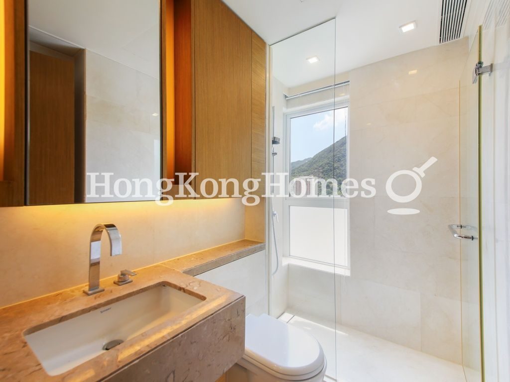 Guest Bathroom — The Altitude, Happy Valley
