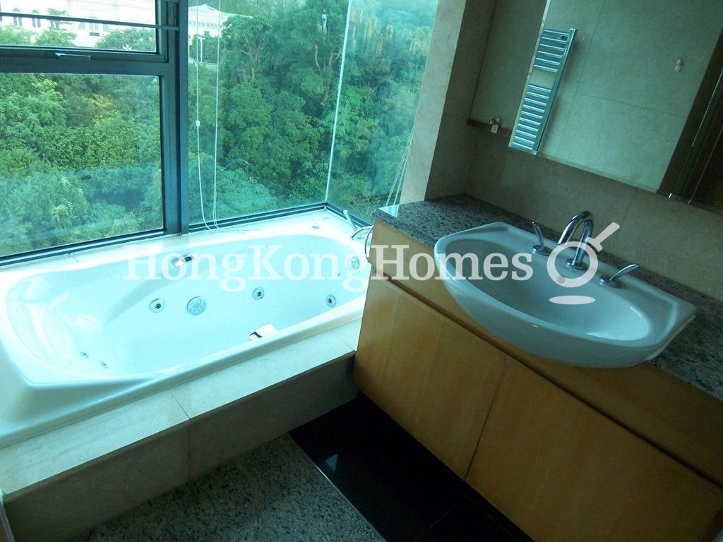 Master Bathroom — 嘉崙臺，大坑