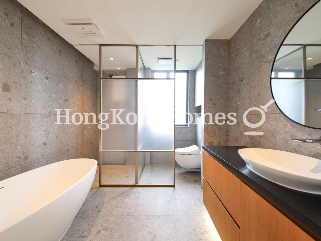 Master Bathroom — Kellett Heights, The Peak