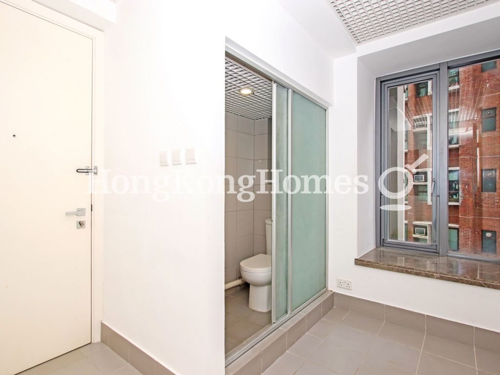Maid's Room and Washroom — 懿峯，西半山