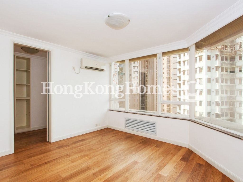 Second Ensuite Bedroom — 聚安樓，中半山