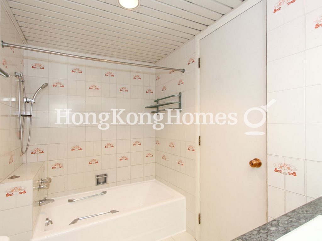 Second Ensuite Bathroom — 聚安樓，中半山