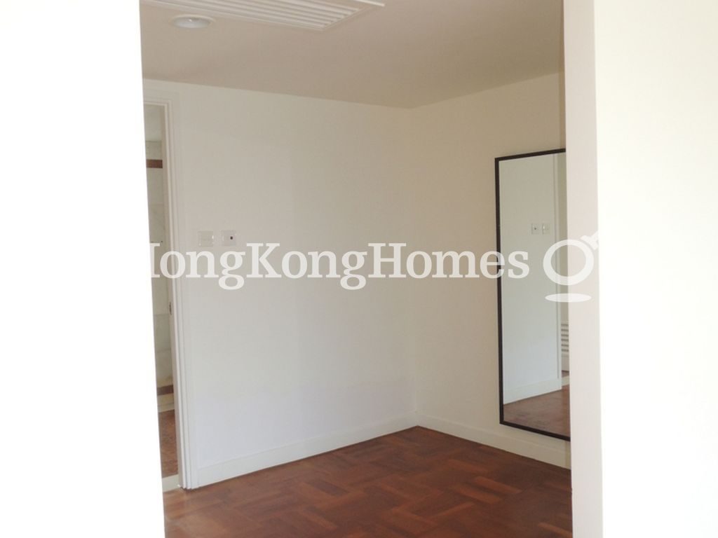 Dressing Area in Master Bedroom — 紅山半島 - 第01座，大潭