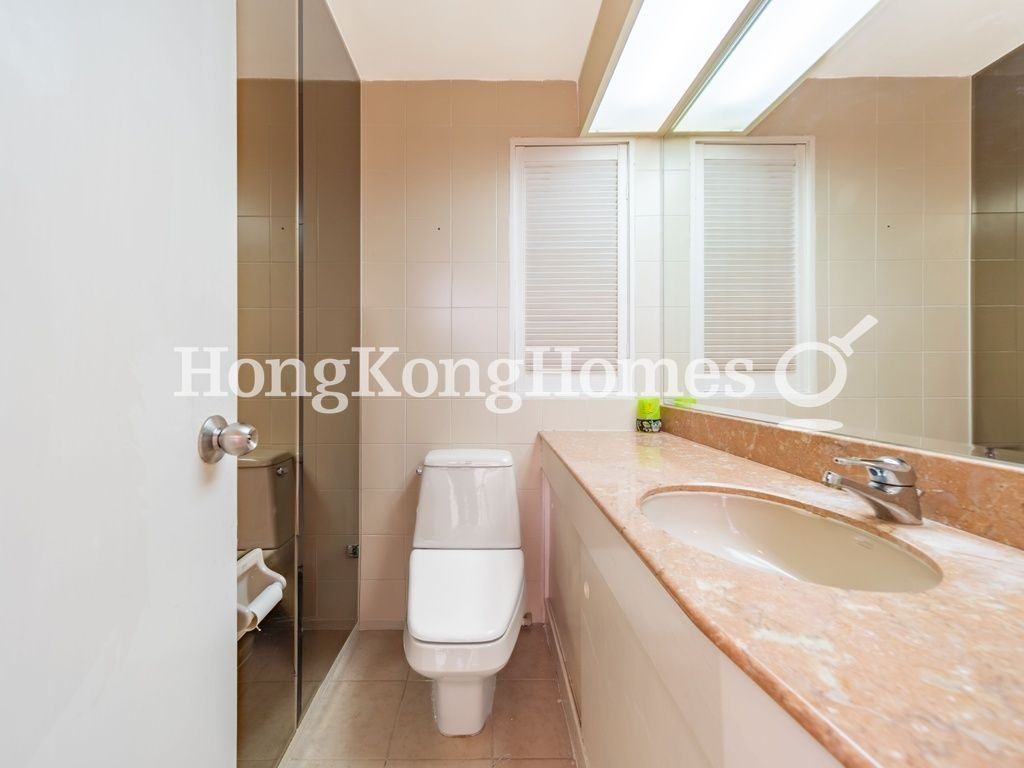 Guest Powder Room — Fontana Garden, Tai Hang
