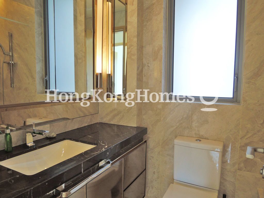 Guest Bathroom — Grand Austin - Tower 5, Tsim Sha Tsui