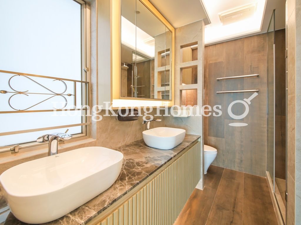 Master Bathroom — 擎天半島 1座，尖沙咀