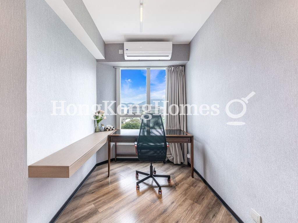 Study Nook in Master Bedroom — 爵士花園 2座，何文田窩打老道